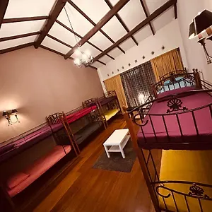  Hostel New Great Shanghai Female Ma­lay­sia